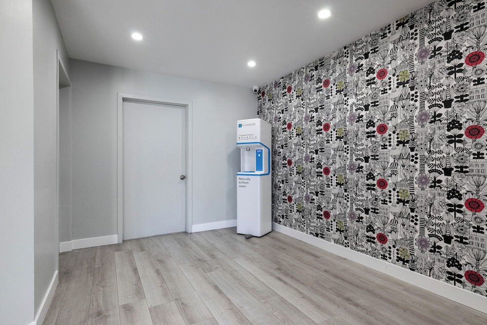 Motel6 Anaheim, CA - Convention Center 12/48