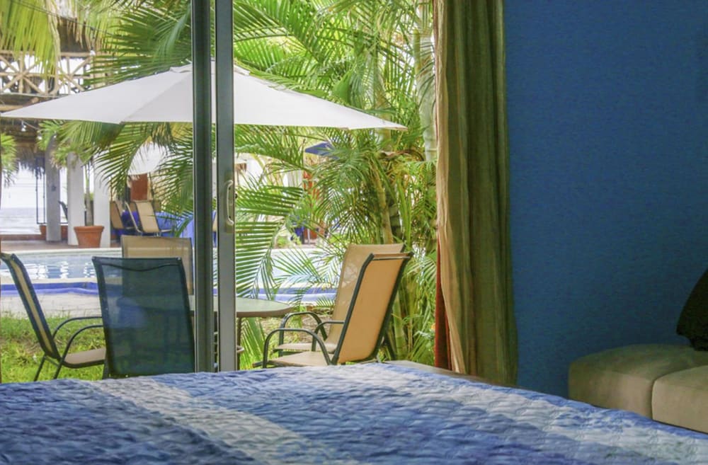 SABAS Beach Resort 11/66