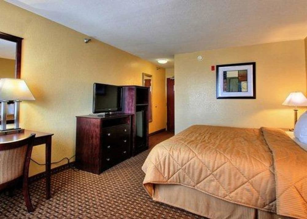 Quality Inn Des Moines North 10/27