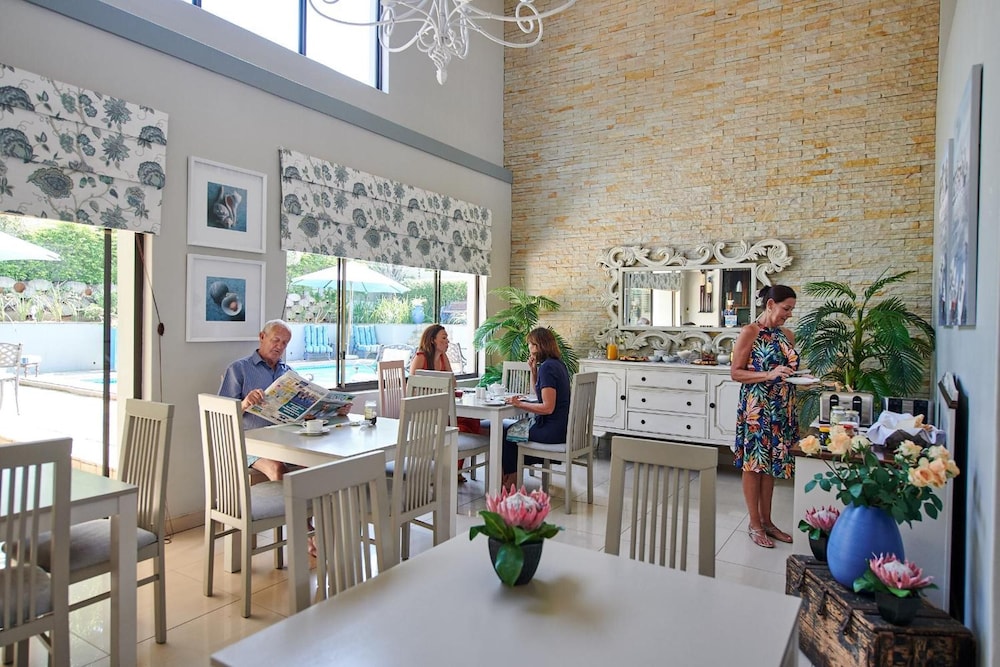 The Hamptons Guest House 36/50