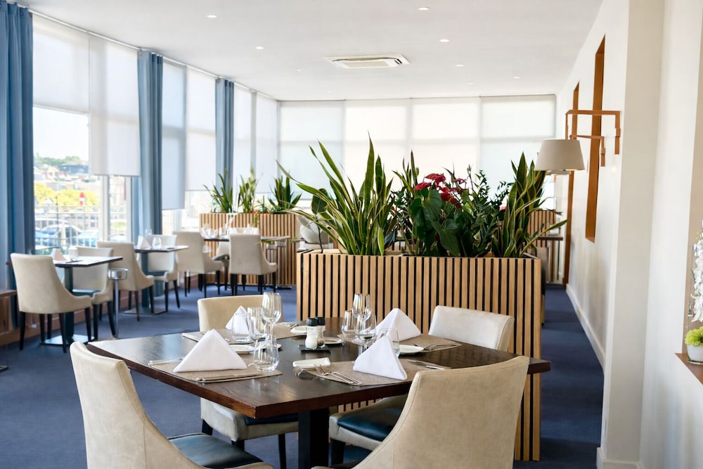 AU GRAND HOTEL 36/52