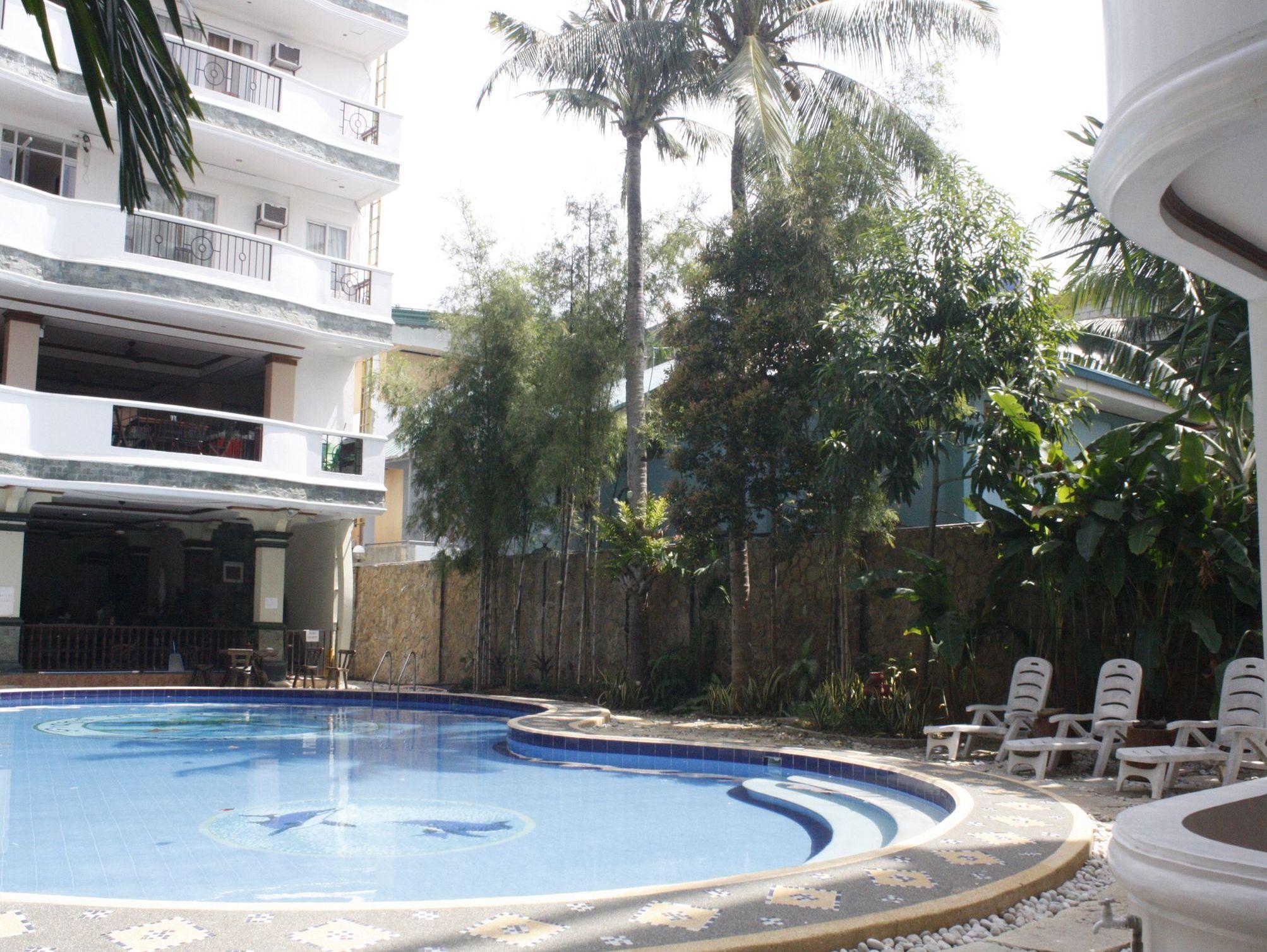 Grand Boracay Resort 18/19