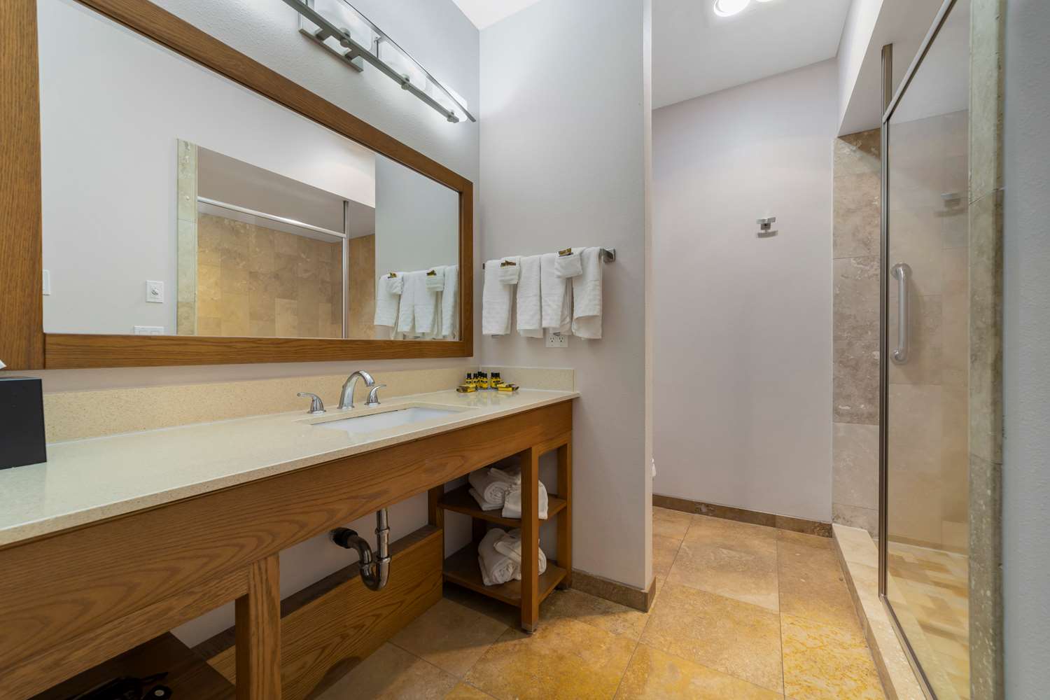 Best Western Plus Northwoods Inn 80/80