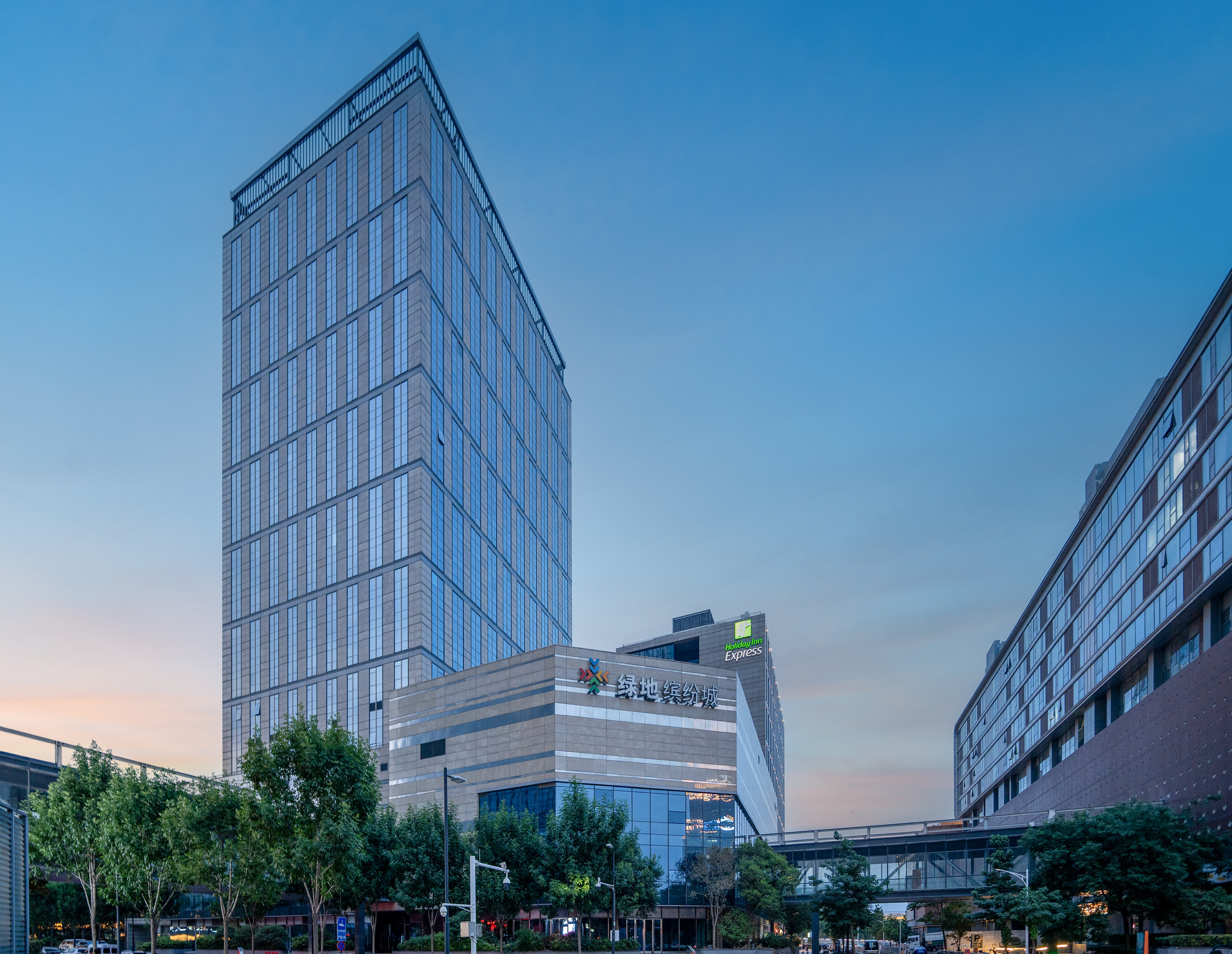 Holiday Inn Express Zhengzhou Zhengdong 4/73