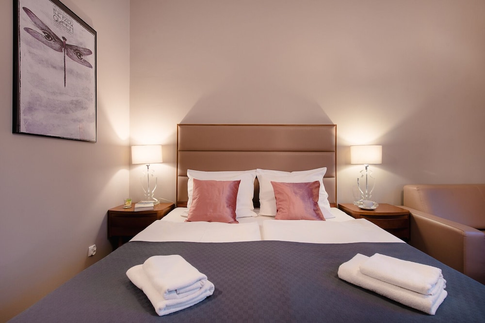Aparthotel Old Town 11/30