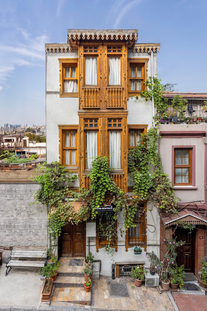 Astra Boutique Hotel 2/50