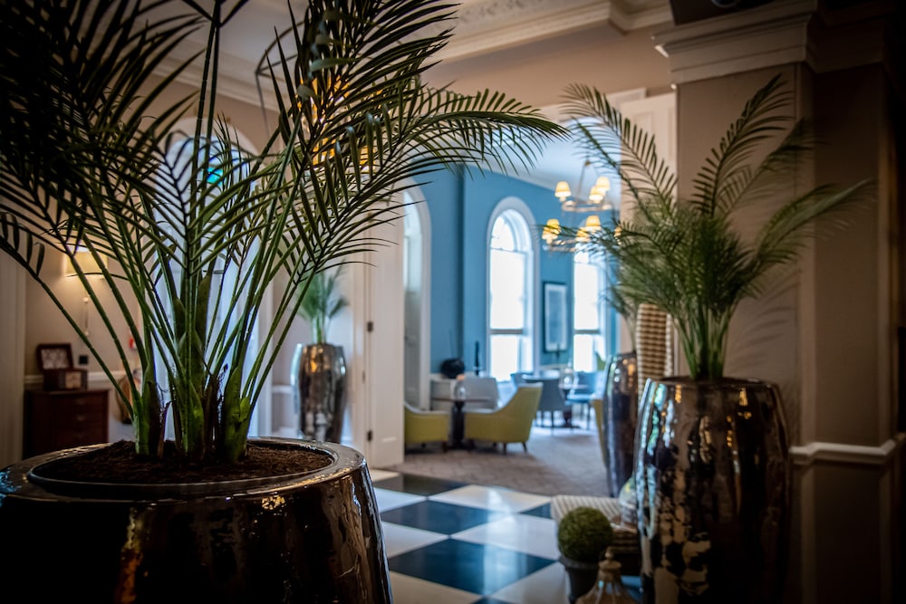 Queens Hotel Cheltenham 36/53