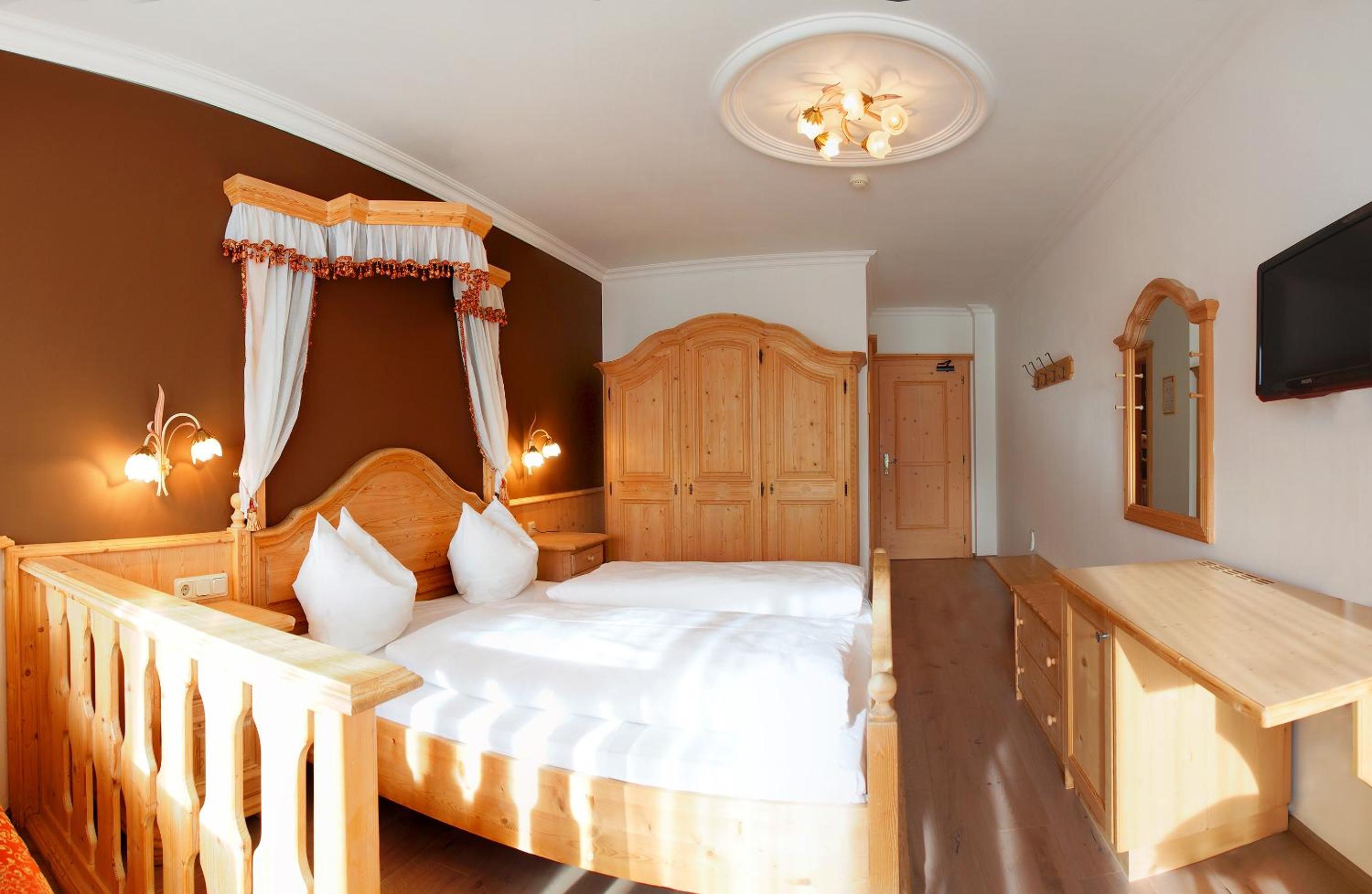 غرفة كومفورت بسرير مزدوج بإطلالة على الجبل بشرفة، Granpanorama Hotel StephansHof 4/5