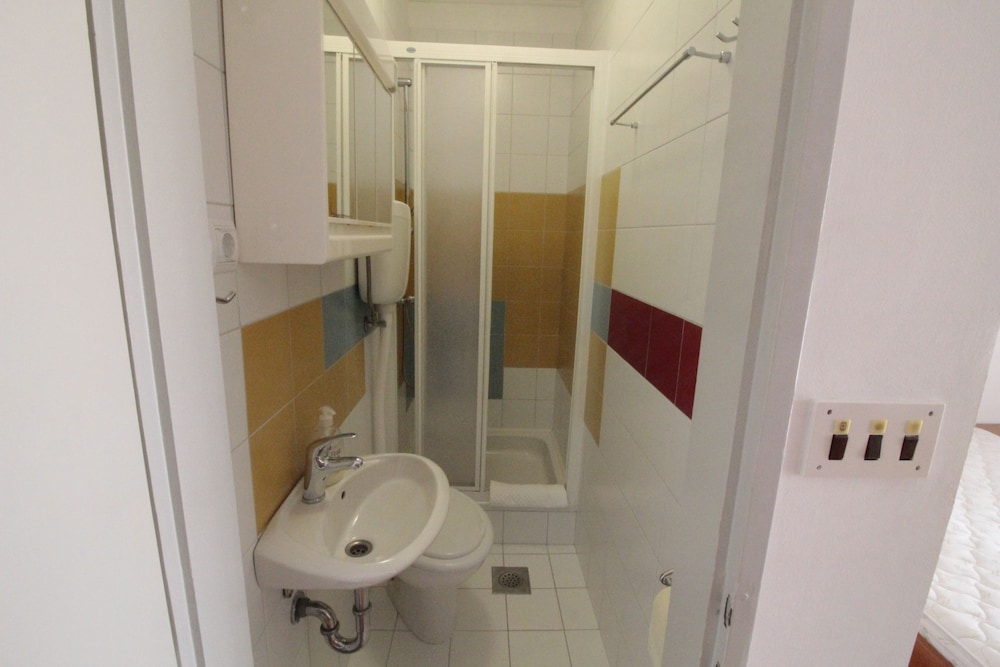 Studios & Rooms Fiesta 33/35