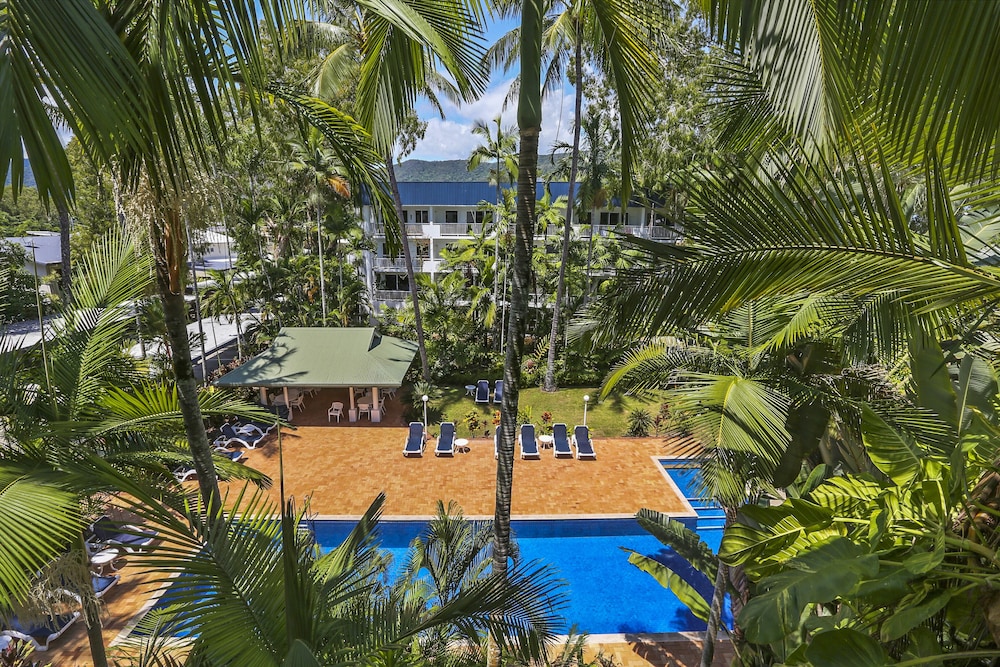 Agincourt Beachfront Apartments 68/72