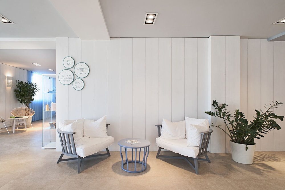 Modica Beach Resort 47/75