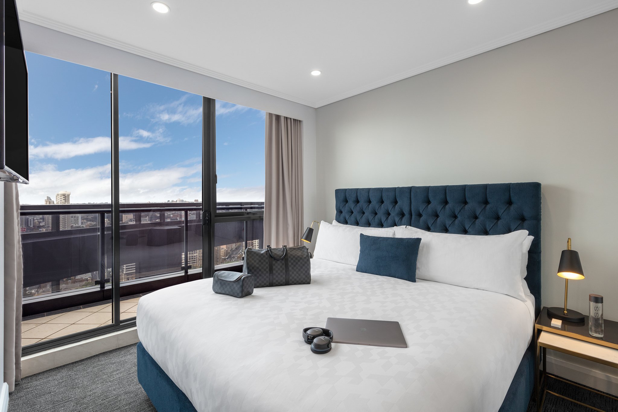 Meriton Suites Pitt Street 27/65