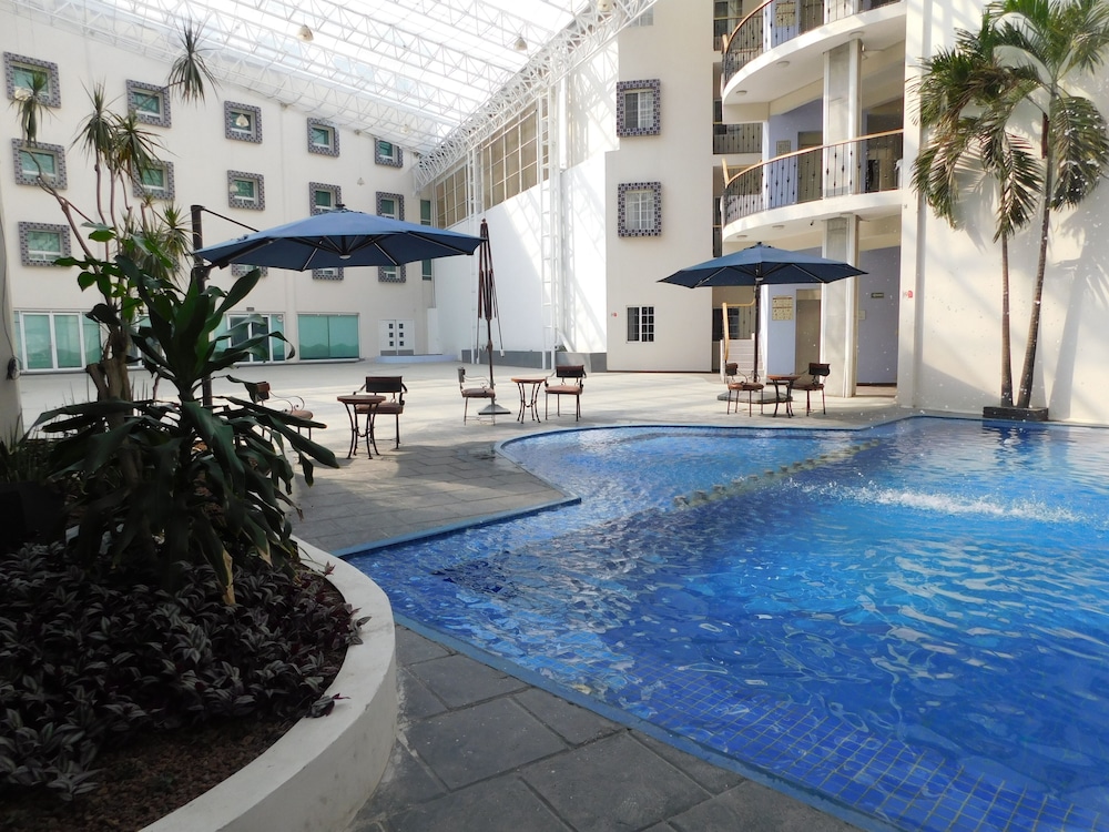 Hotel Plaza Poblana 65/67