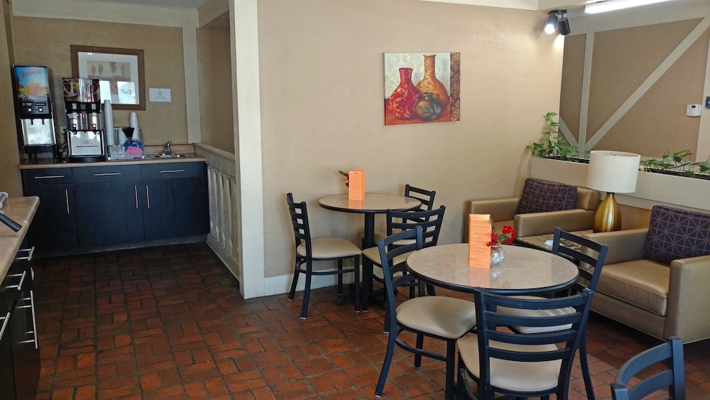 Americas Best Value Inn Webster City 42/53