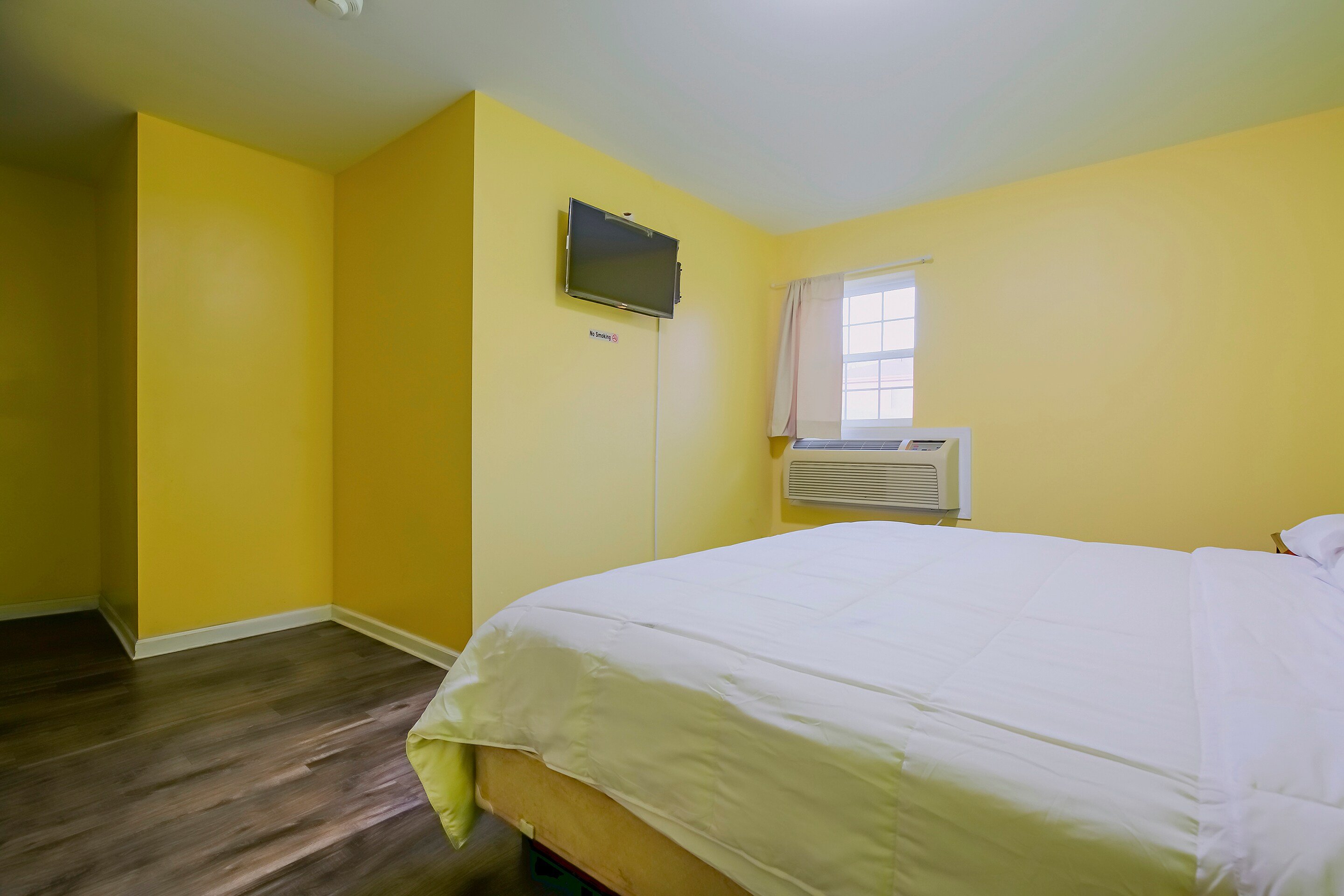 ROOM, KING BED, ACCESSIBLE