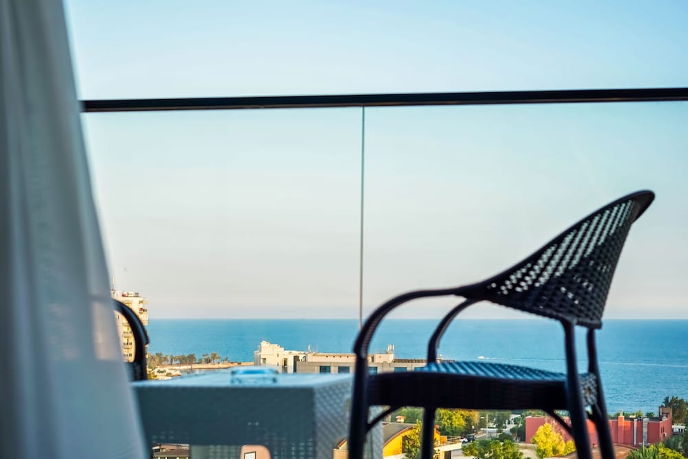 Optimum Luxury Hotel & Spa 48/54