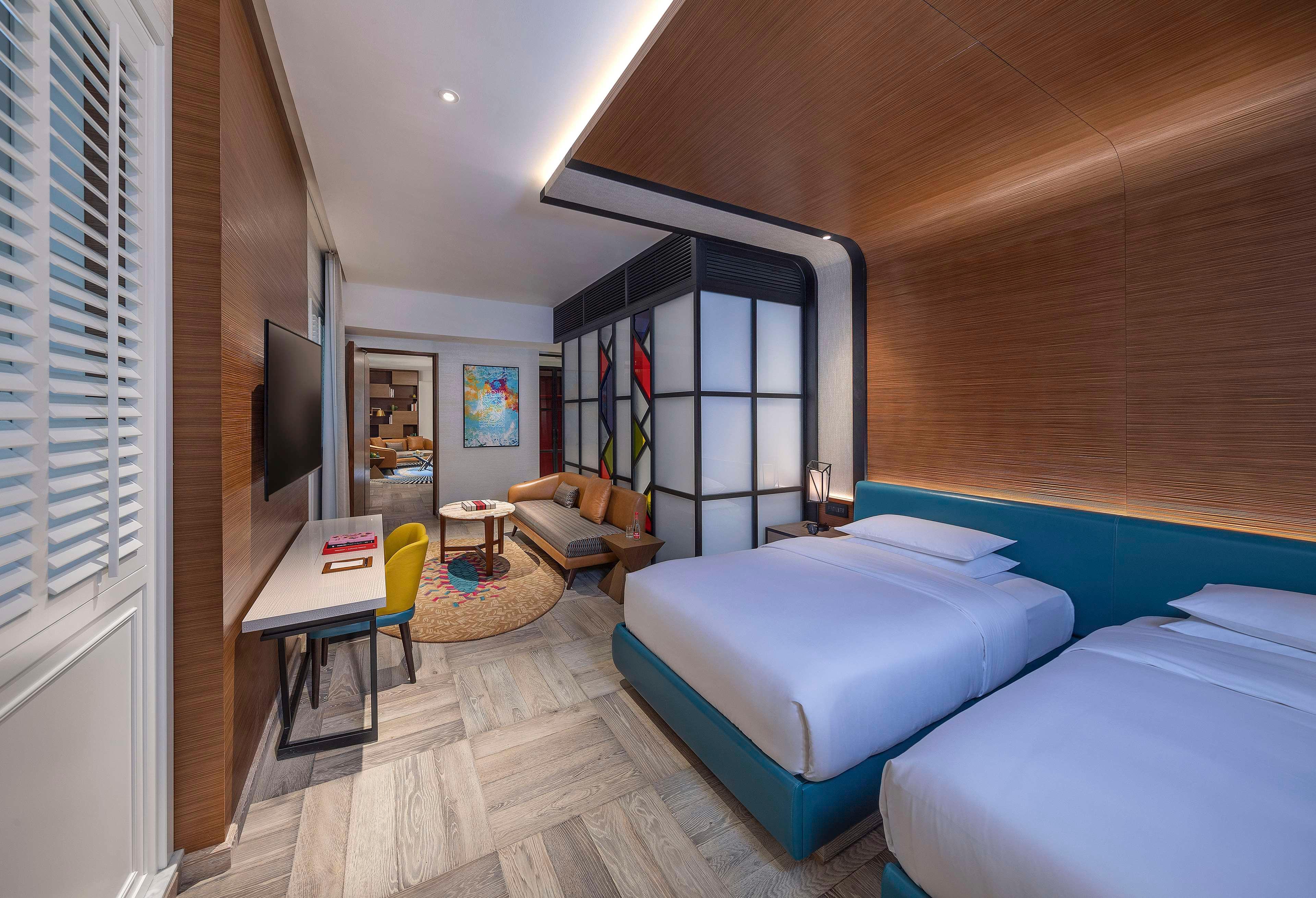 Deluxe, Twin Beds