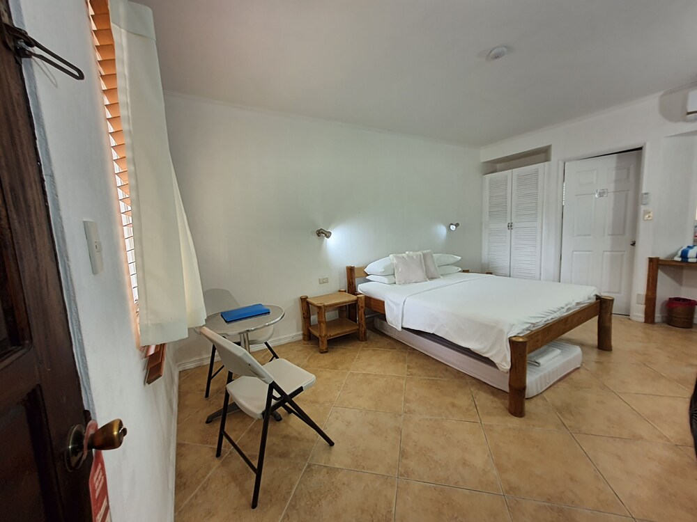The Coral Beach Club 21/50
