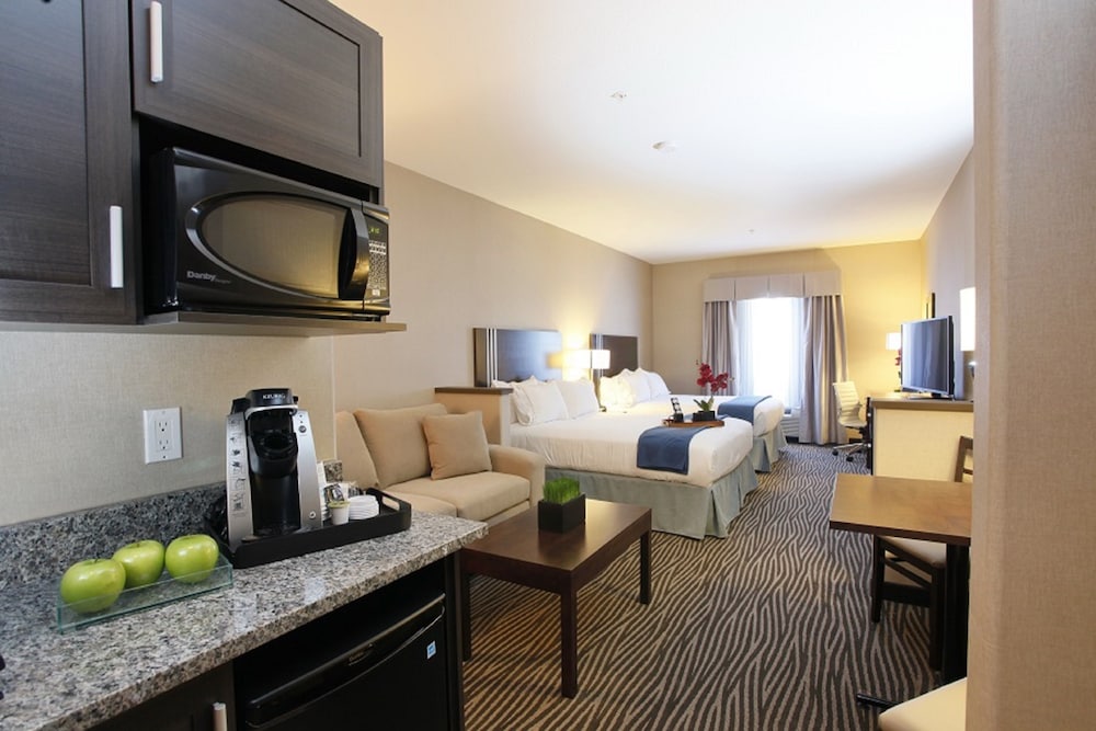 Holiday Inn Express Fort St John 52/70