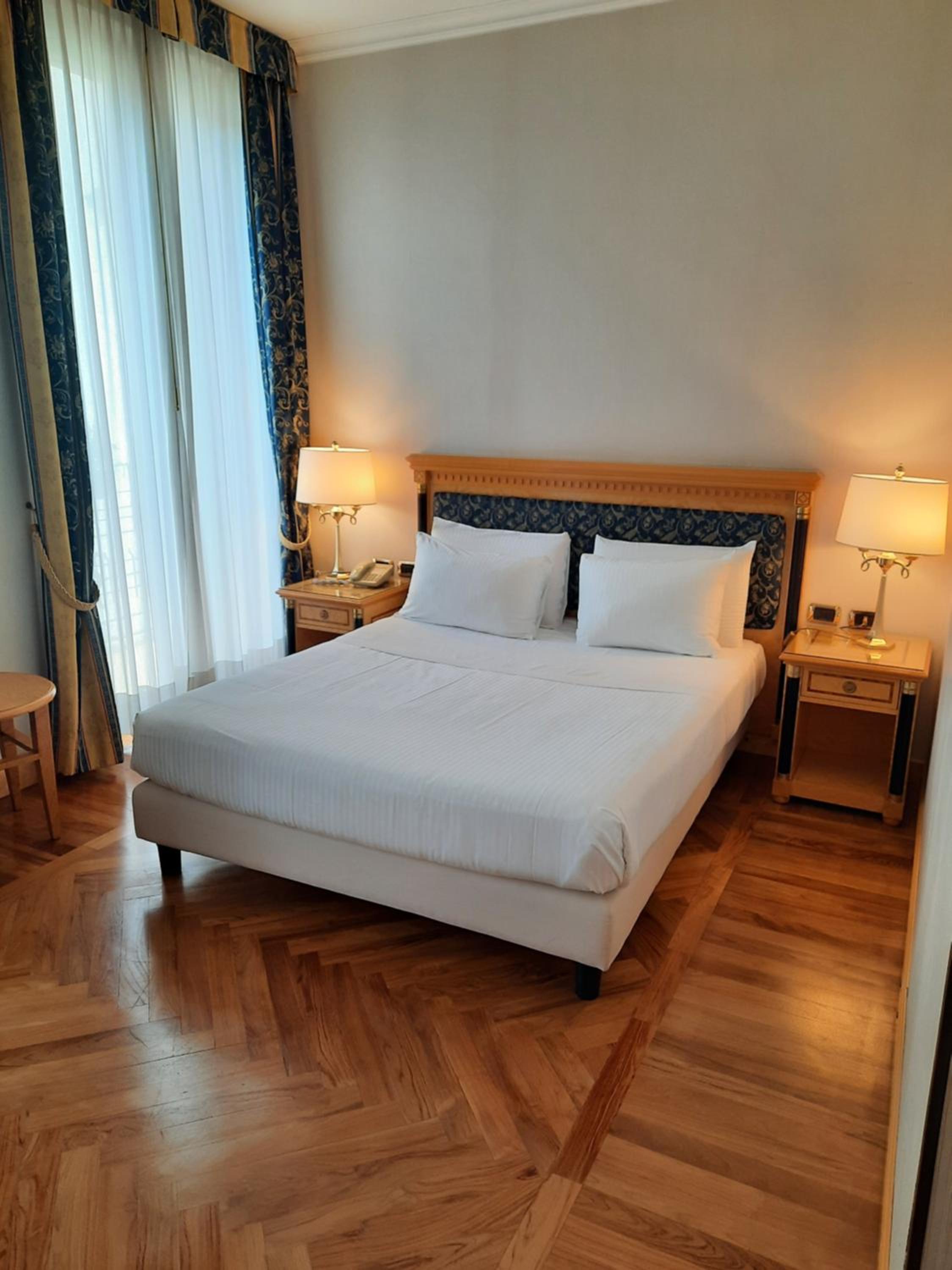 Superior, King Bed