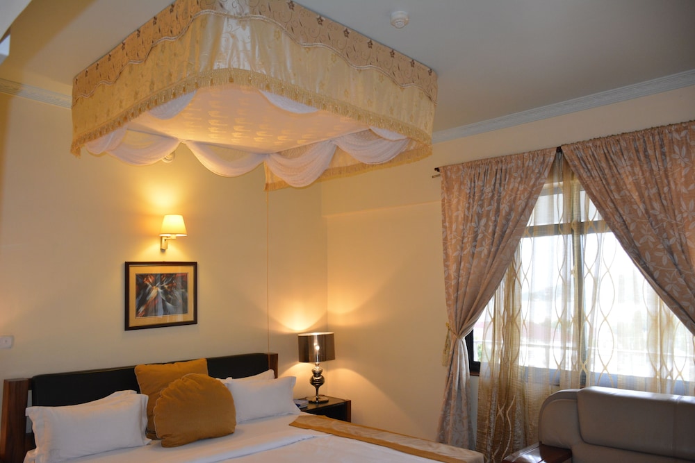 Gold Crest Hotel 35/49