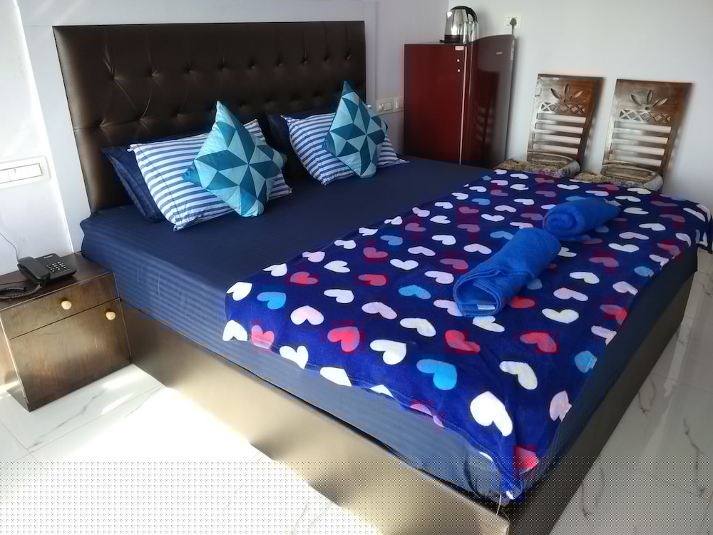 Swati Hotel 15/72