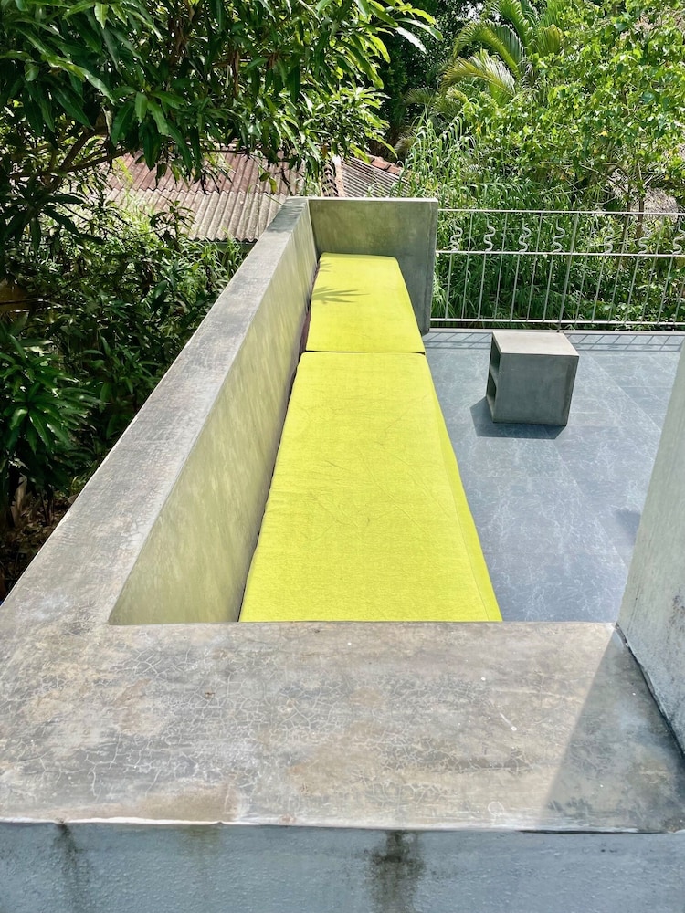 Isana Beach House 40/50