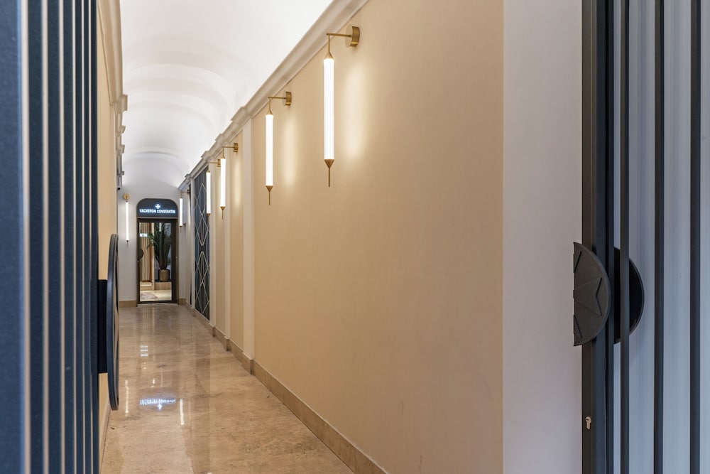 Townhouse Condotti 29 25/53