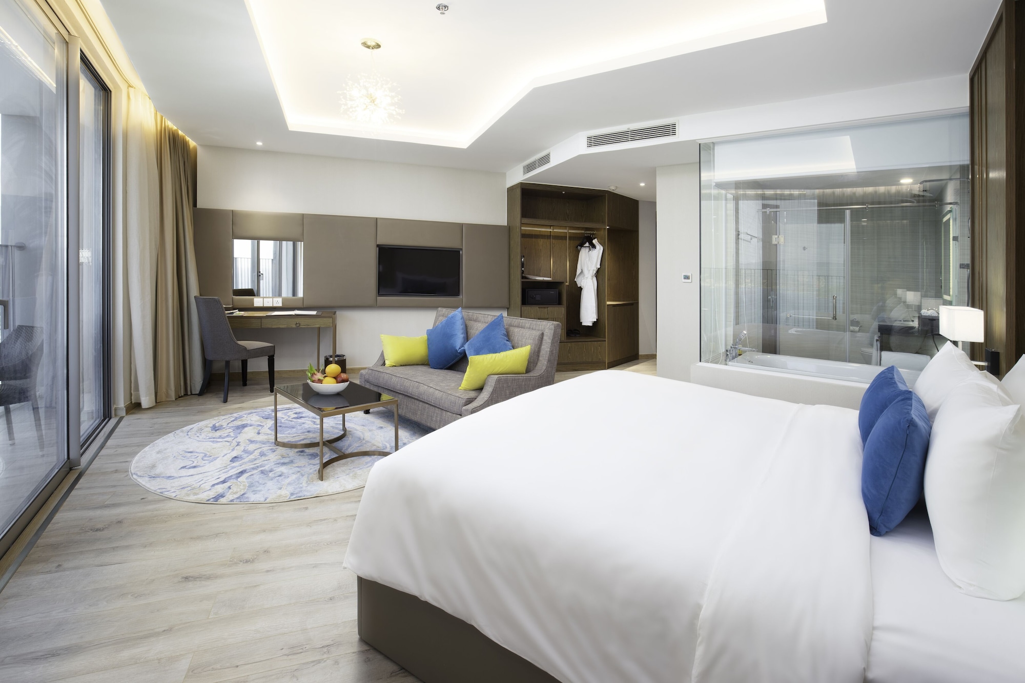 EXECUTIVE, KING BED, OCEAN VIEW