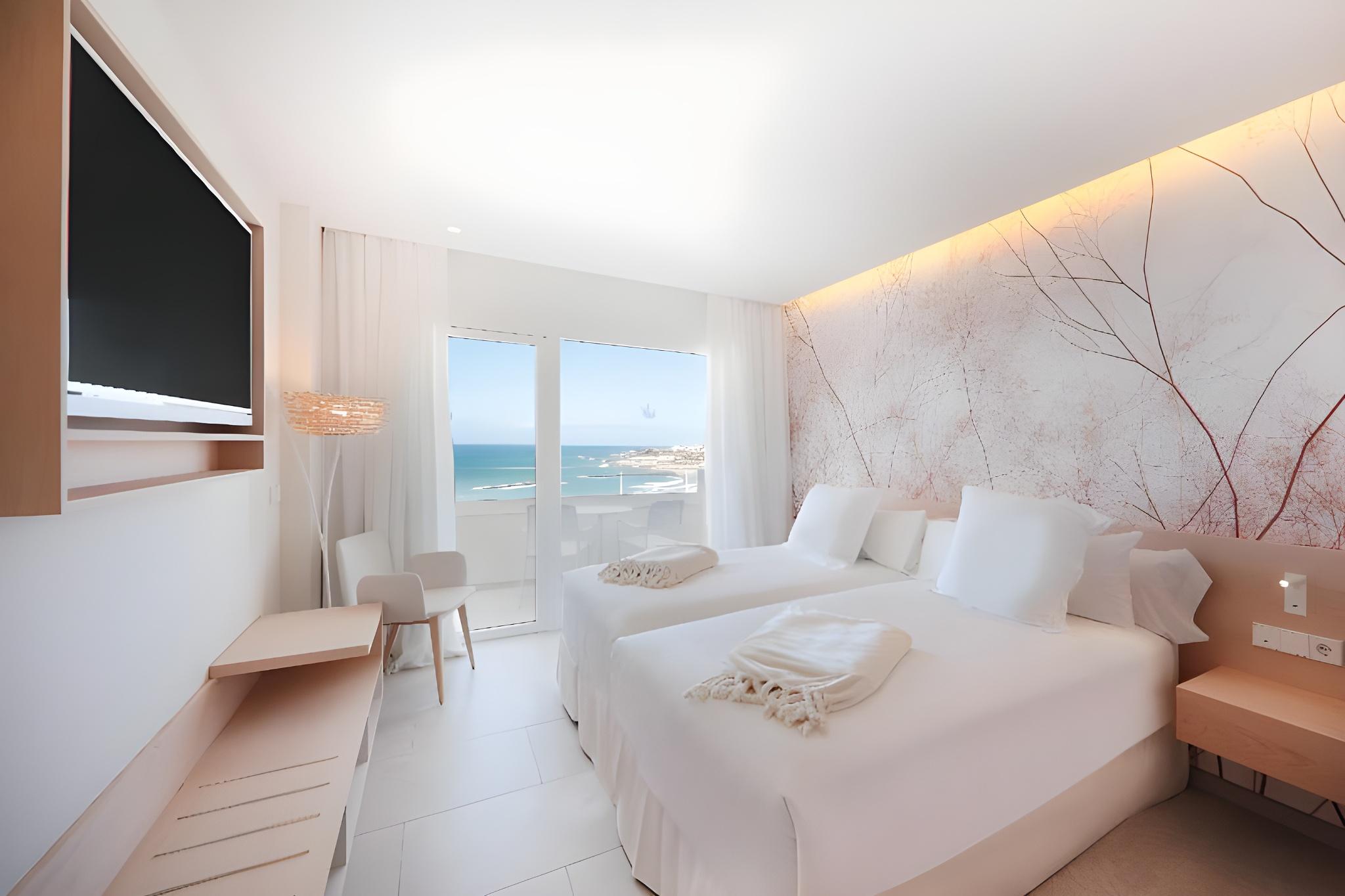 غرفة مفردة بسرير مزدوج