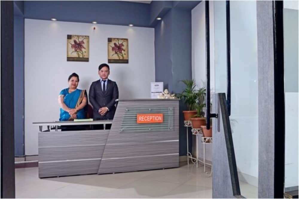 HOTEL EMBASSY 2/26