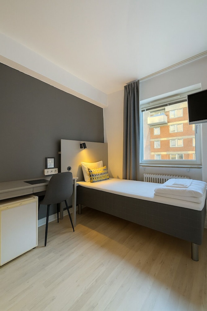 Hotell Drott 16/42