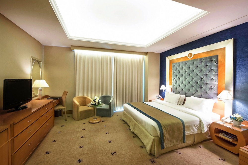 EXECUTIVE ROOM WITH BALCONY