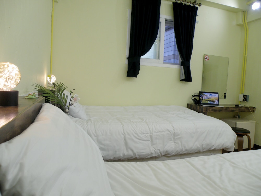 Daljee Guesthouse 25/33
