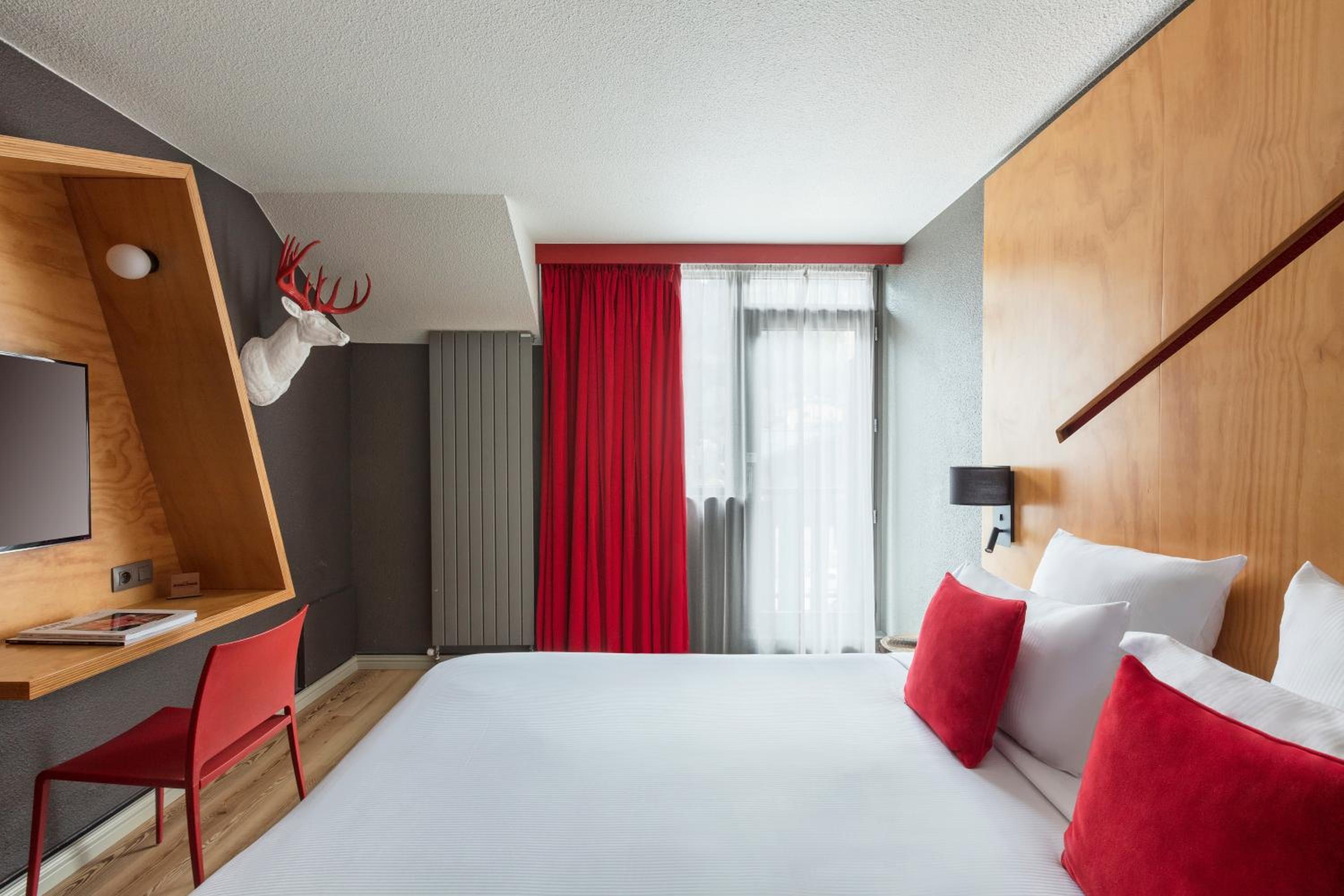 Classic, Double or Twin Bed