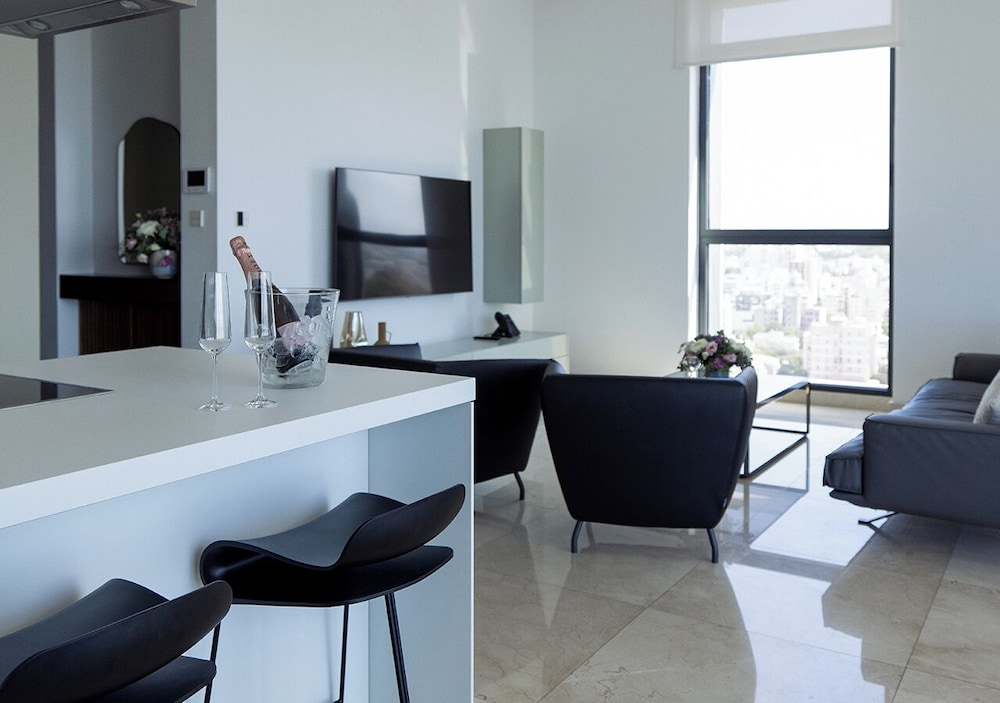 Central Park Residence 38/50