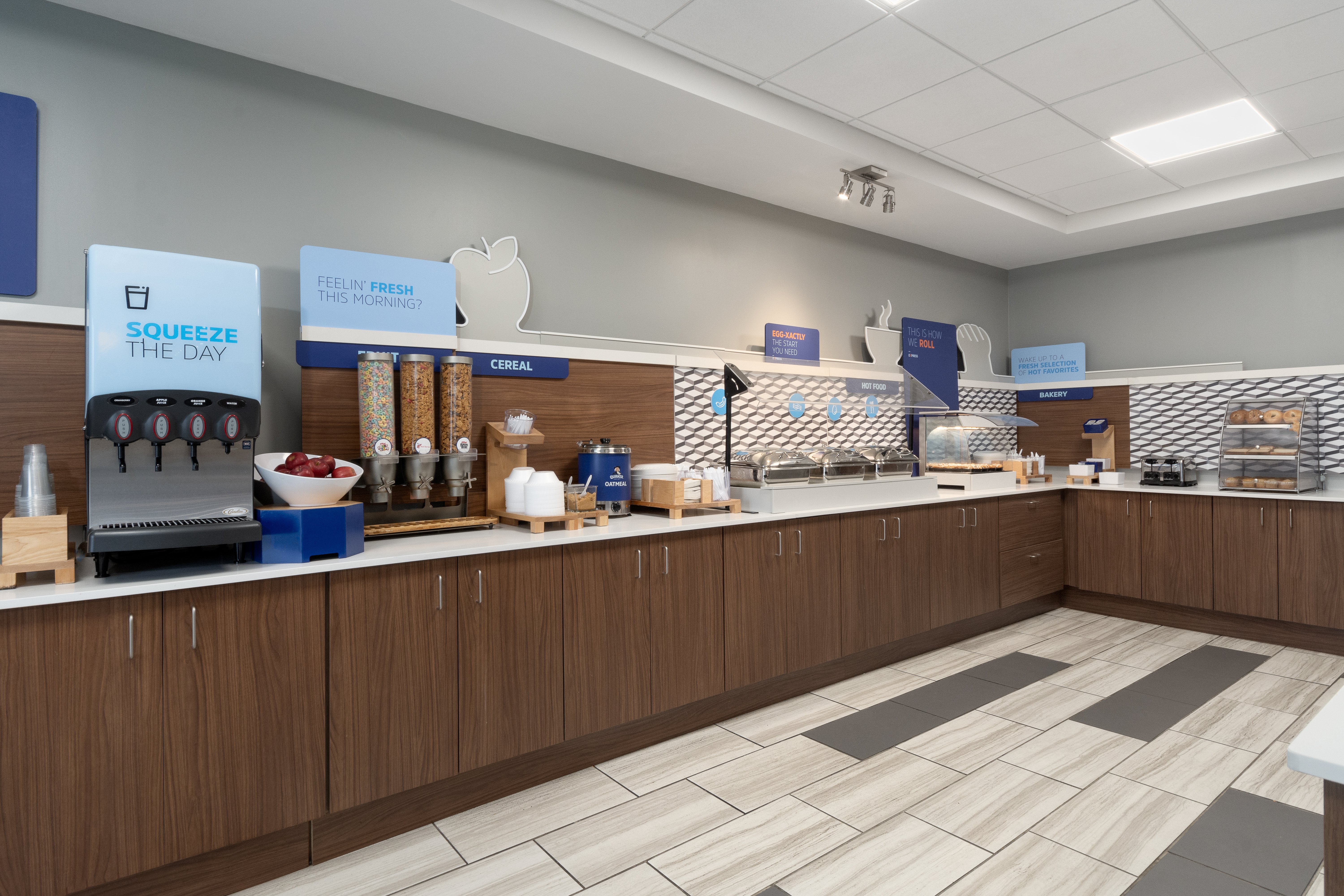 Holiday Inn Express Hotel Suites Saginaw 10/76