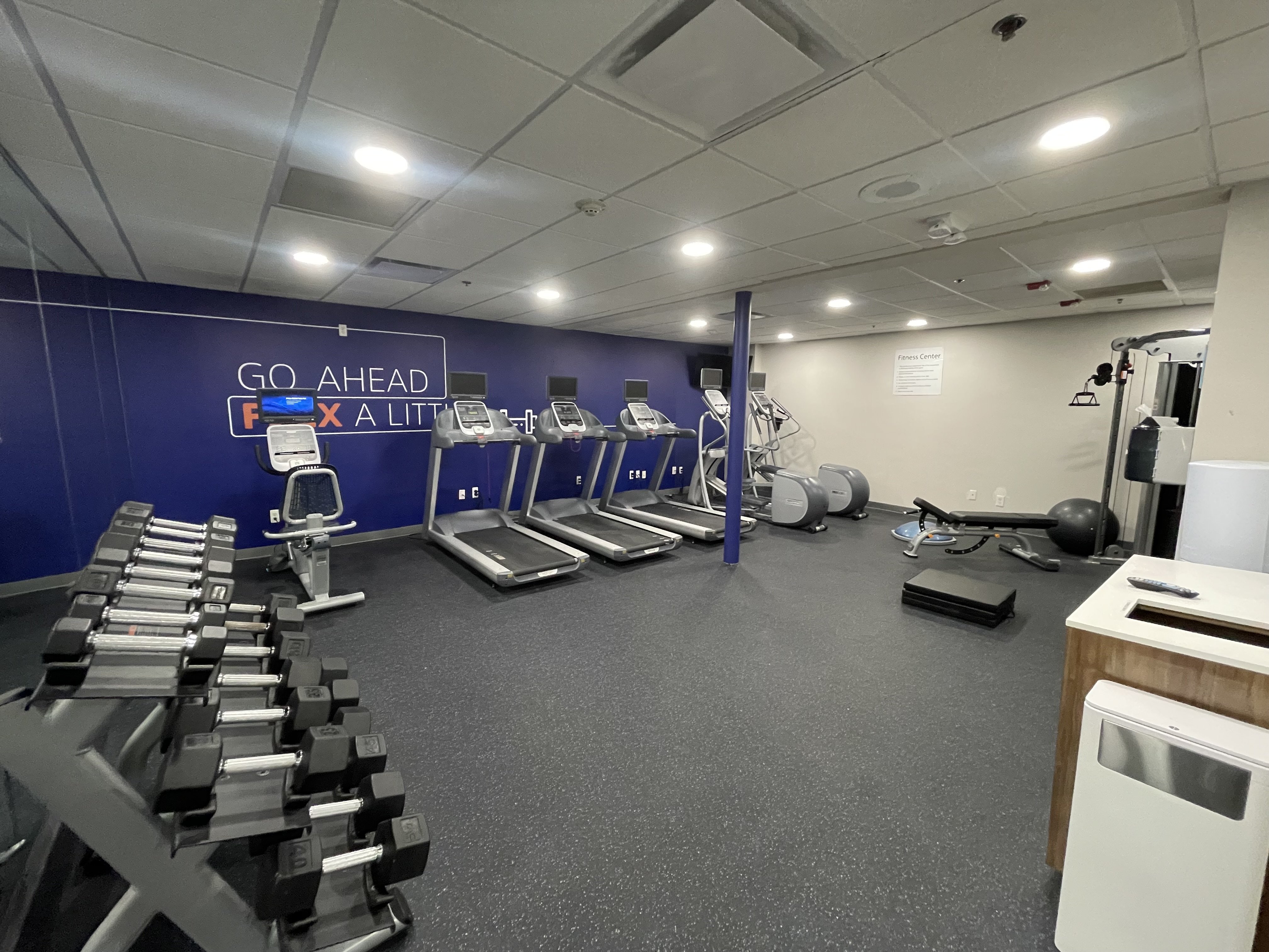 Holiday Inn Express Hotel And Suites Waterford 32/47
