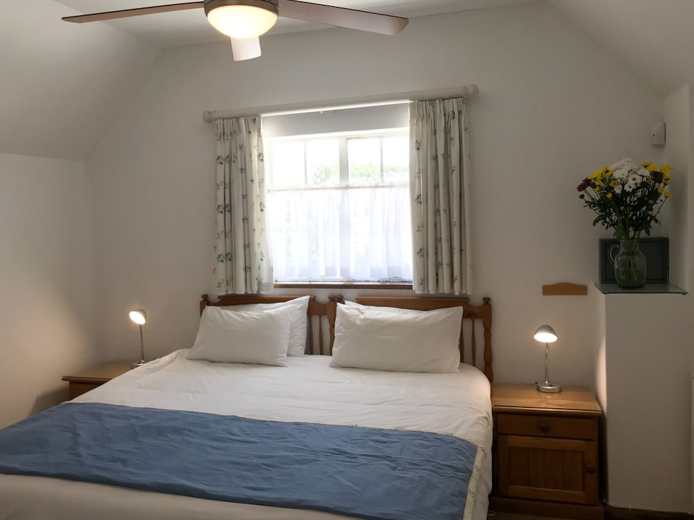 Howard's End Manor 6/50