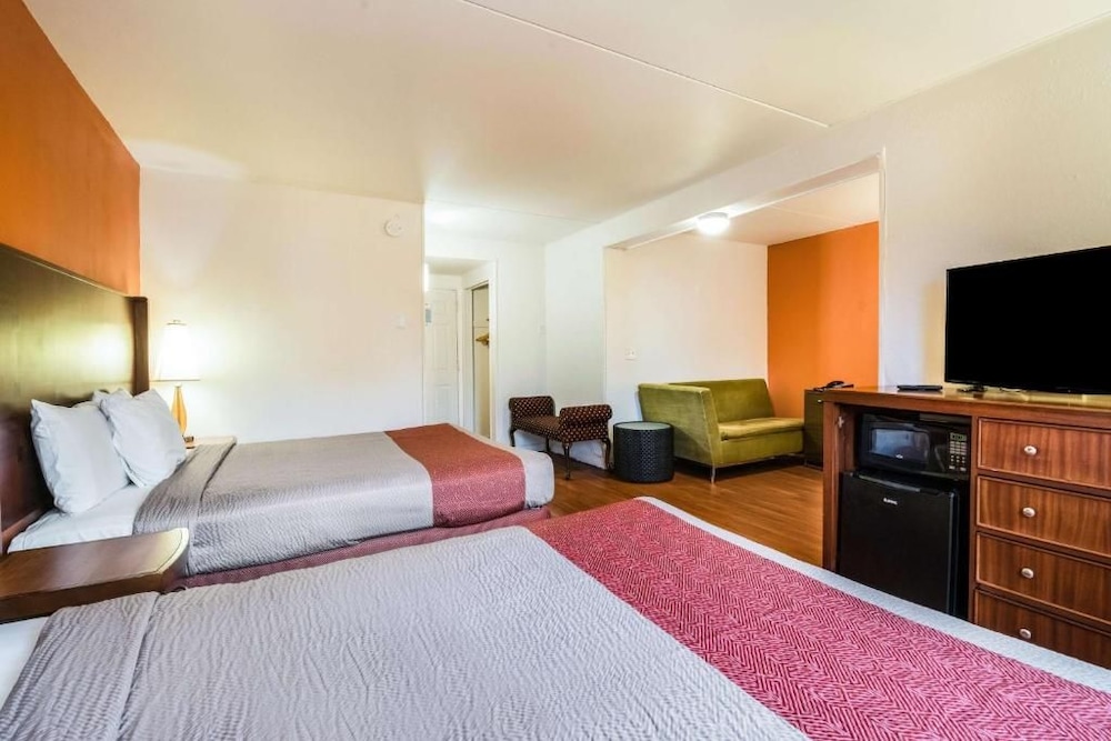 Motel6 Tinton Falls, NJ - Neptune 4/38