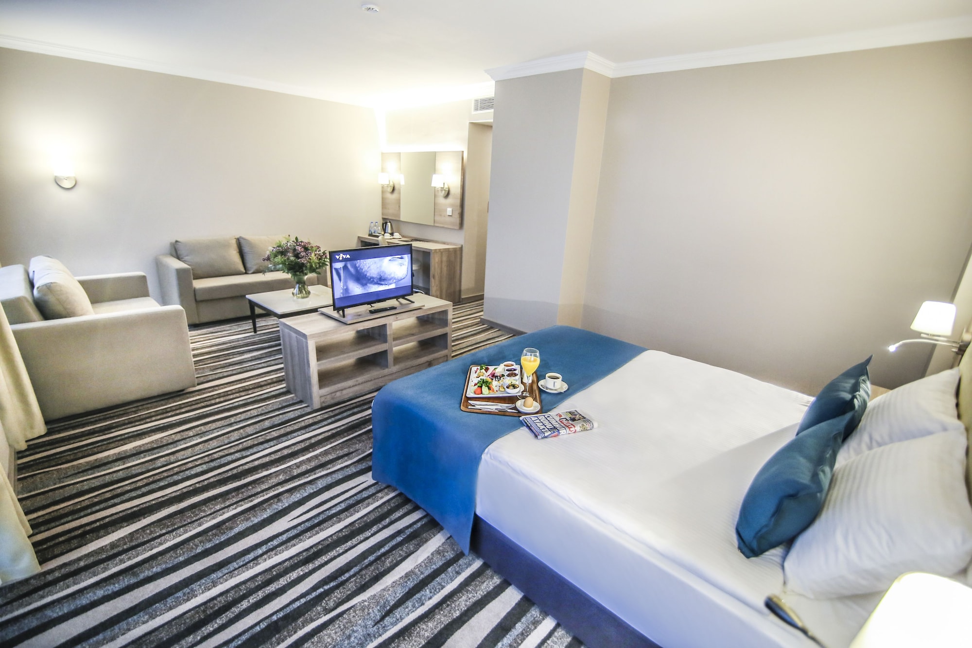 DELUXE, DOUBLE BED