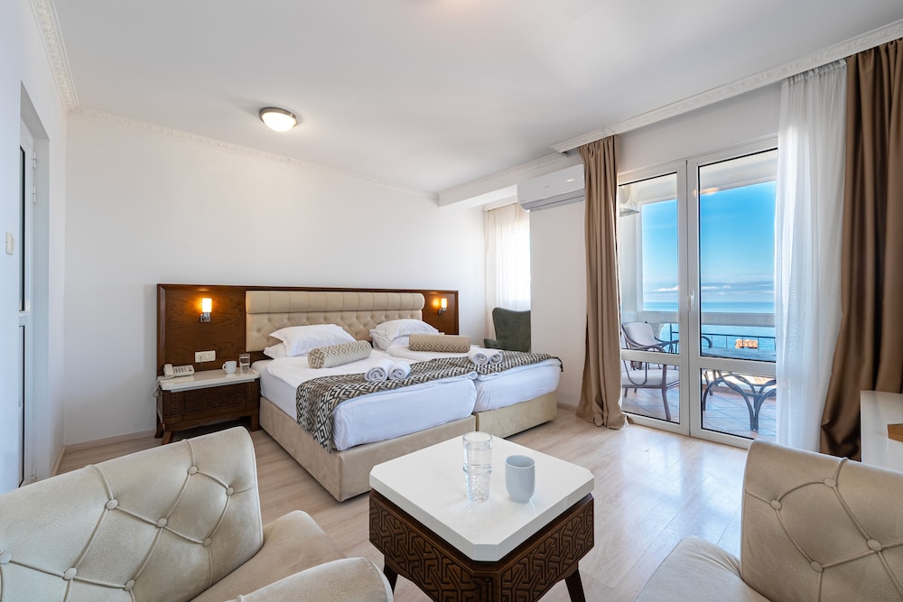 Hotel Adrovic 12/74