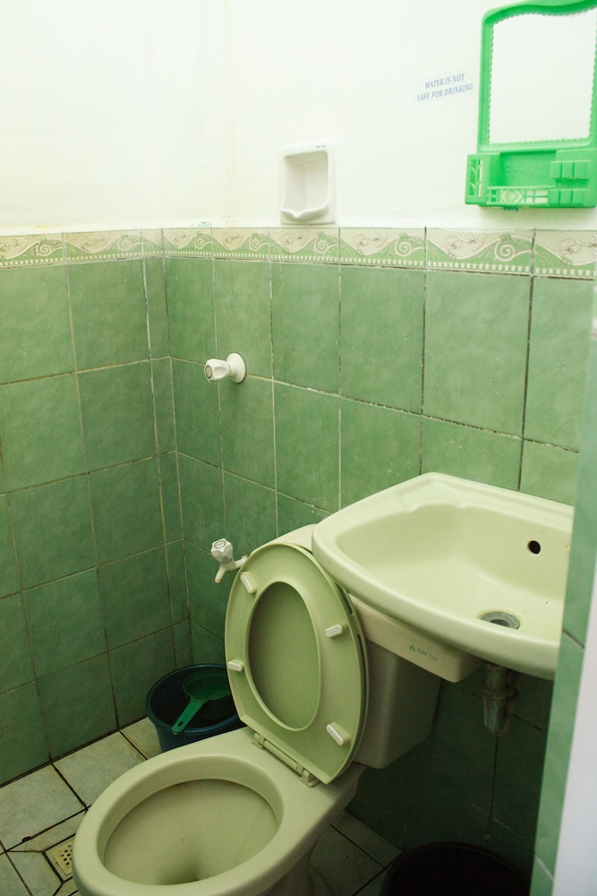 Gv Hotel Baybay 33/34