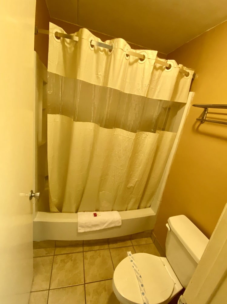 Days Inn by Wyndham Harriman 24/39