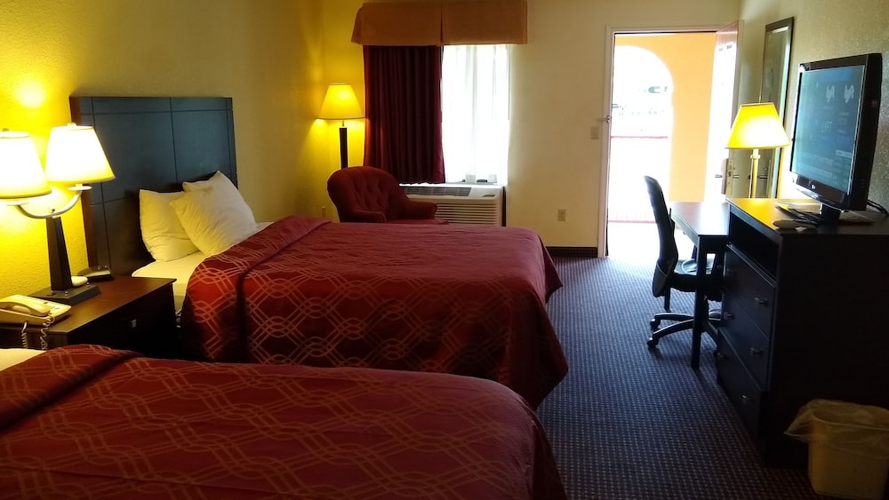 Econo Lodge Inn & Suites West - Energy Corridor 16/43