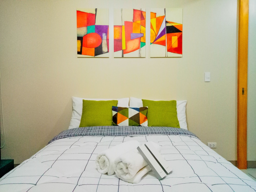One Uptown Residence Bgc 35/50