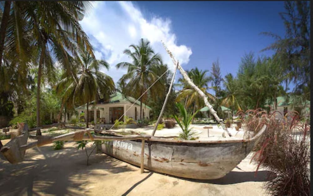 Kisiwa on the Beach 27/33