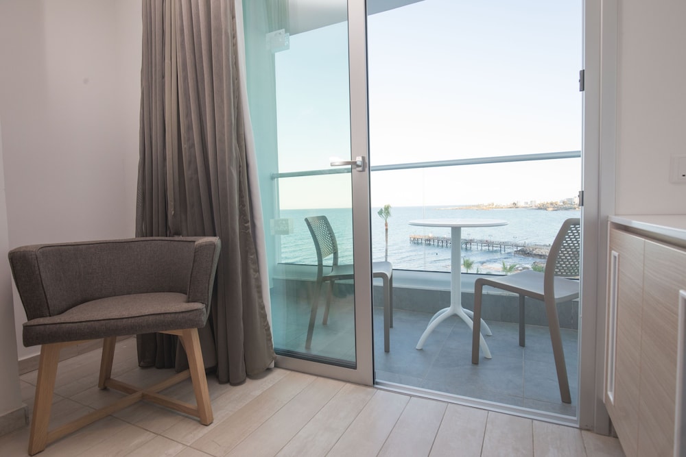 Evalena Beach Hotel 18/28