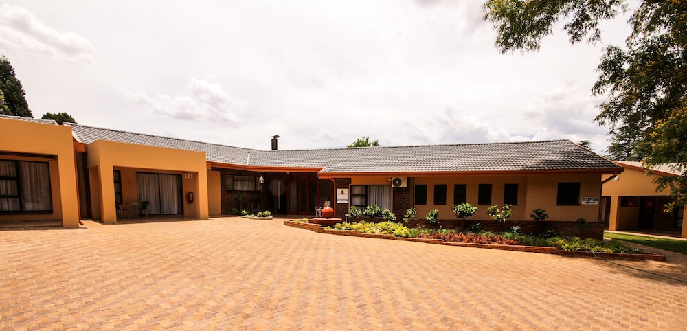 New Haven Guest House 28/30