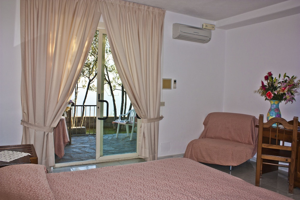 Punta Chiarito Resort 4/67